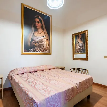 Duomo فندق مبيت وإفطار *